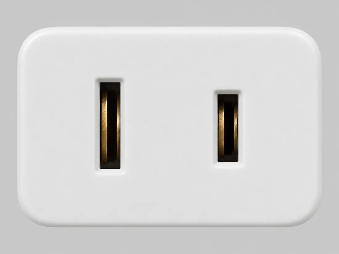 NEMA 1-15R connector: mating face. Computer-generated illustration, not a photograph.