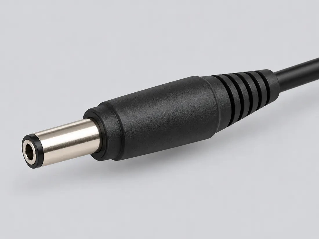 5.5 x 2.5 mm barrel connector: identification only: three-quarter view. Computer-generated illustration, not a photograph.