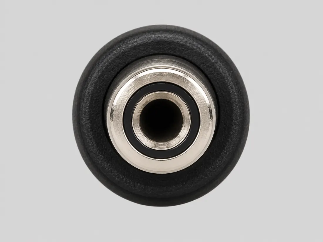 5.5 x 2.5 mm barrel connector: identification only: mating face. Computer-generated illustration, not a photograph.